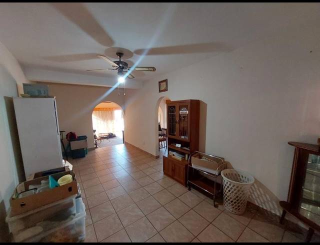 5 BEDROOM HOUSE FOR SALE IN MAGALIESKRUIN